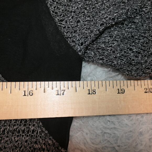 BKE Buckle Sheer Tunic Sweater Womens Large Gray Ruffle Bottom Light Beachy - Picture 7 of 11